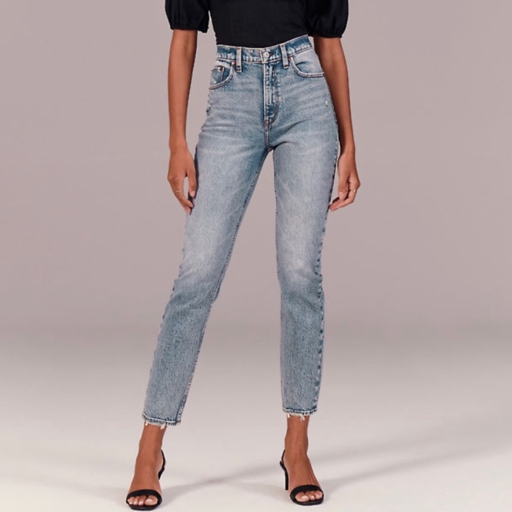 NWOT A&F The Skinny High Rise Curve Love Acid Wash Jeans 8 R / 29